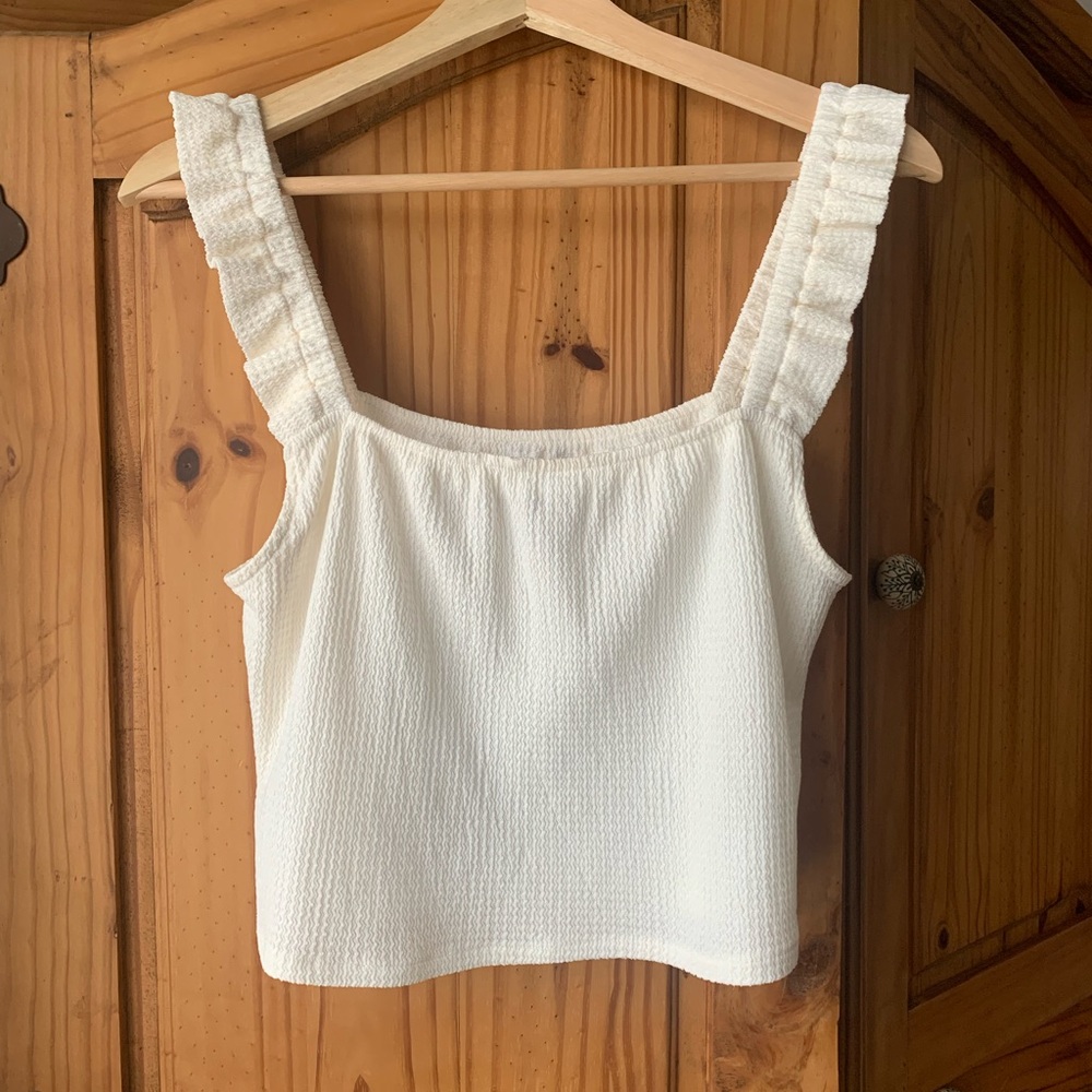 RW&CO White Textured Sleeveless Top